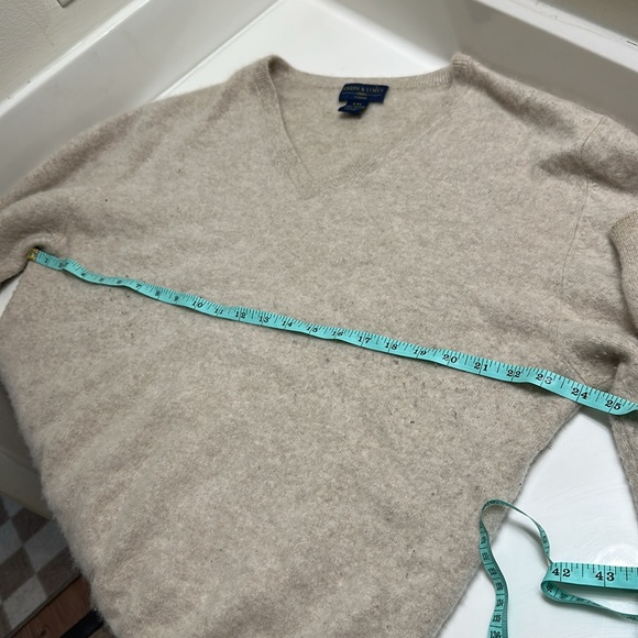 Sweater - Picture 5 of 6